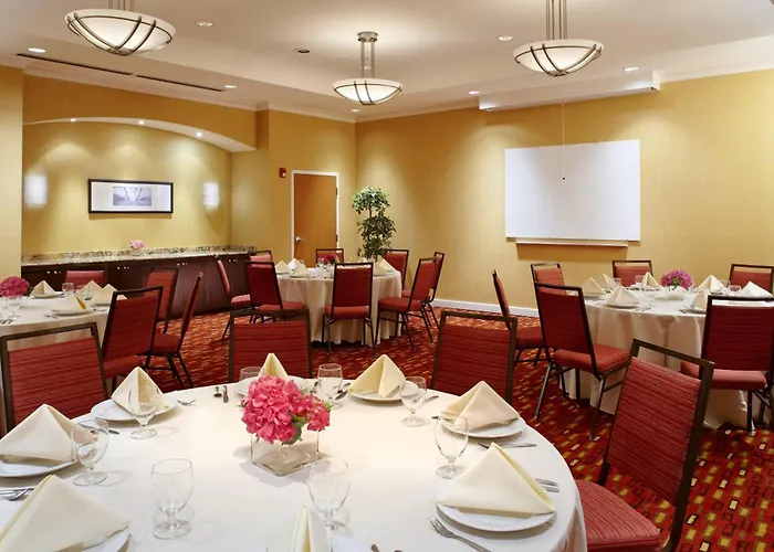 Courtyard By Marriott Pittsburgh West Homestead Waterfront