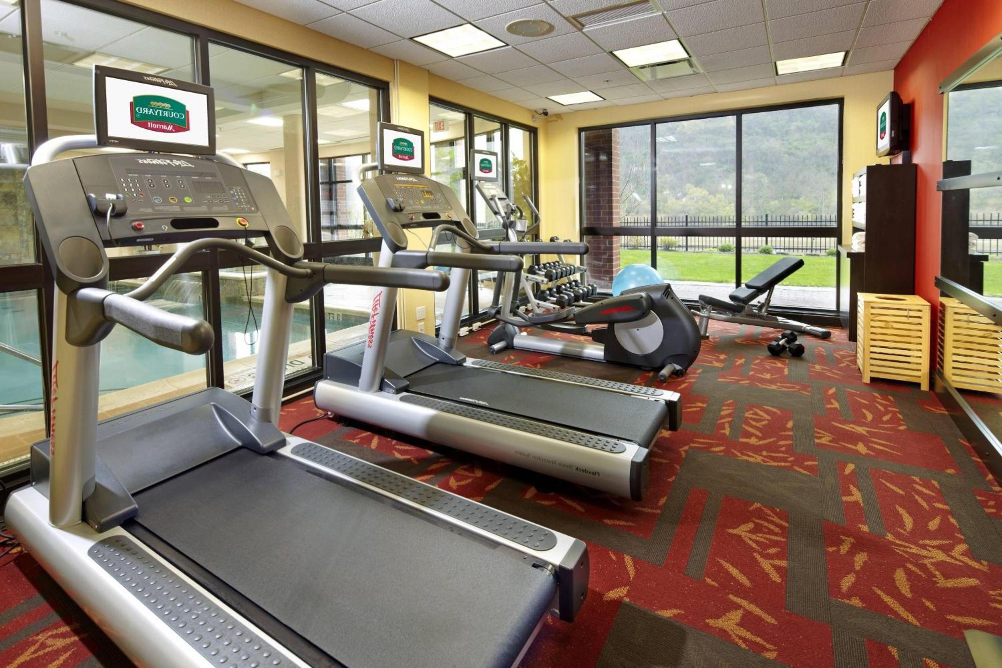 Courtyard By Marriott Pittsburgh Waterfront Hotel 3*