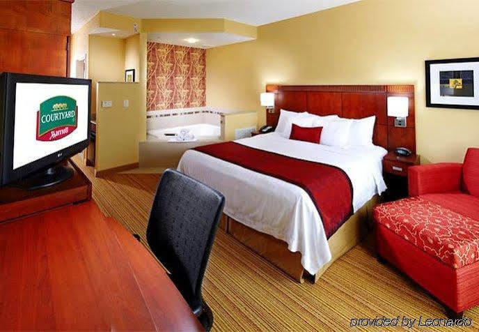 Courtyard By Marriott Pittsburgh Waterfront 3*