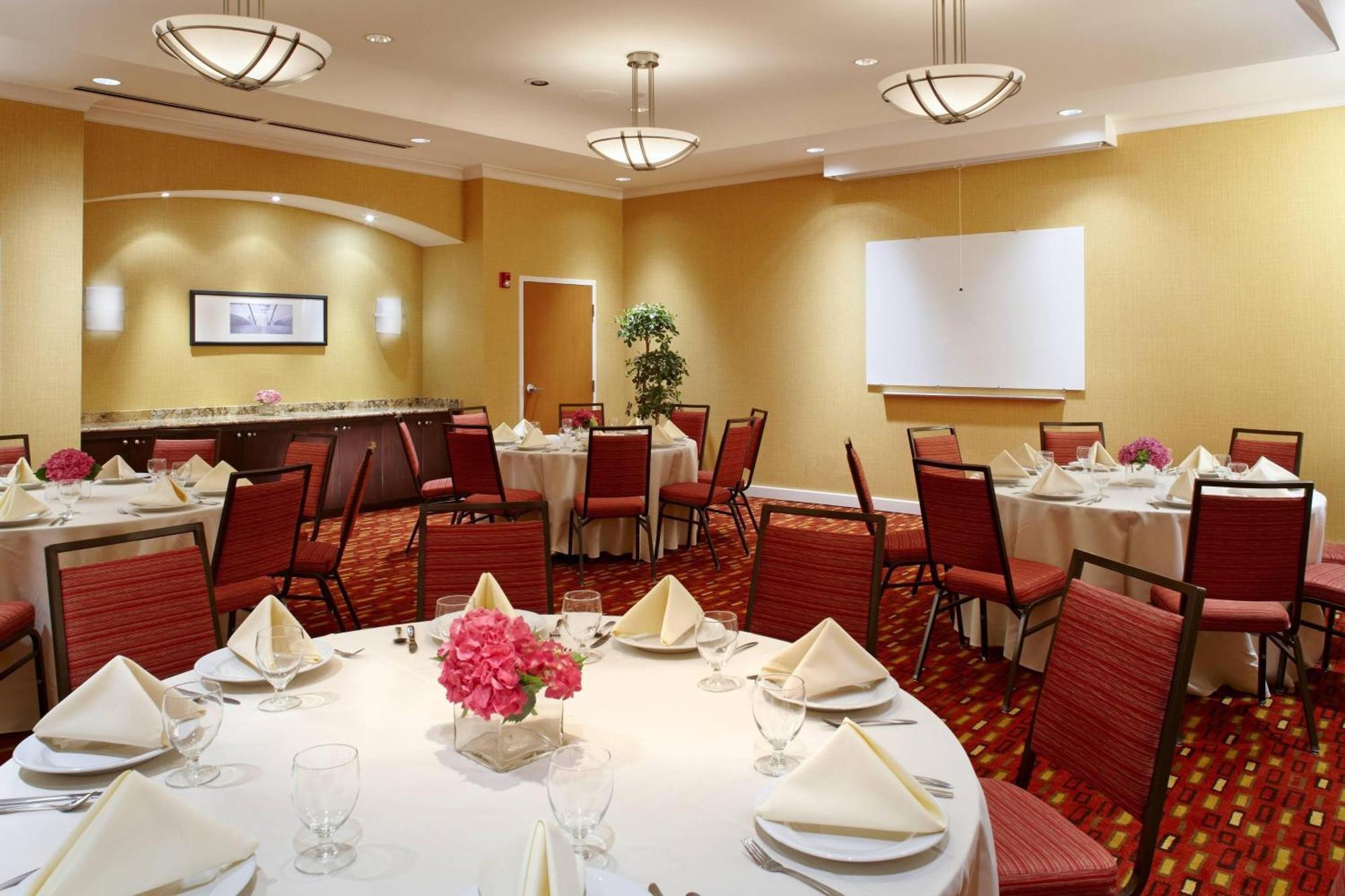 Hotel Courtyard By Marriott Pittsburgh Waterfront